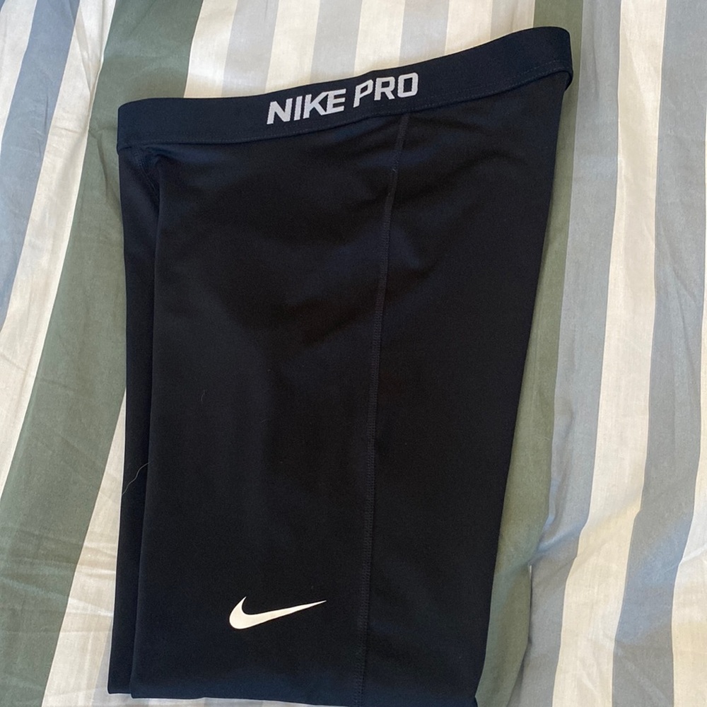 NIKE Pro exercise leggings! NWOT